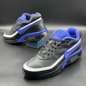 Nike Men's Airmax Black and Purple Sneakers